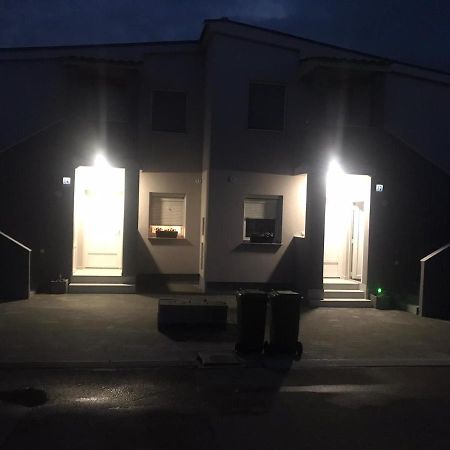 Apartman Petra 1 Vir Extérieur photo